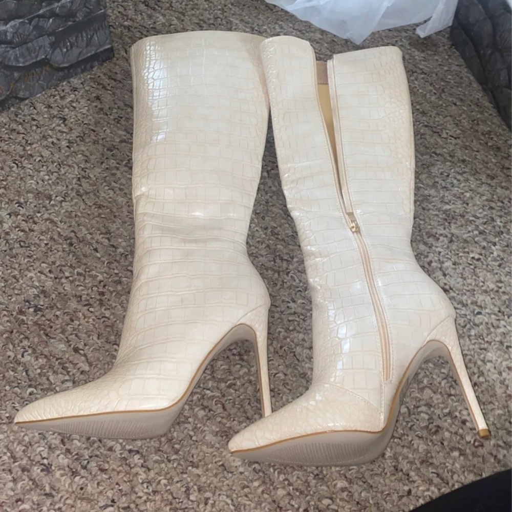 High heel boots
